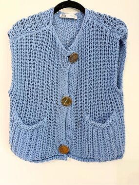 Zara knit chunky vest blue sweater size small gold buttons